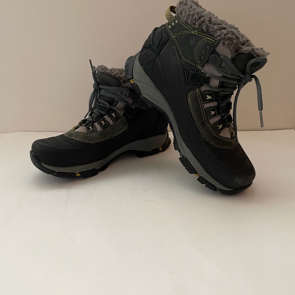 Merrell Gray and Black Winter Boots, Women’s Size 7